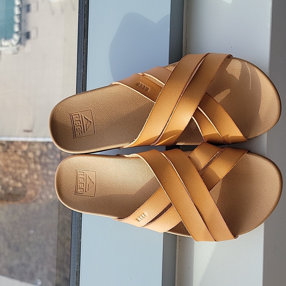 Reef brown never worn sandals